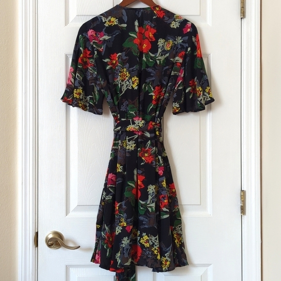 Design Lab Lord & Taylor Floral Flutter Sleeve V-neck A-line Mini Wrap Dress XS - Picture 13 of 14